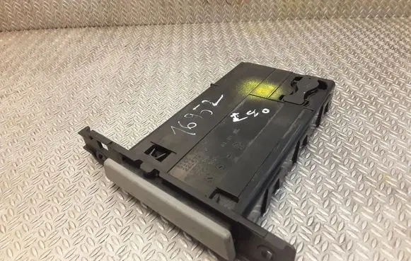 BMW 3 E90 E91 Cup holder 7127463
