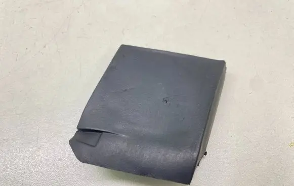 Rear fender molding trim