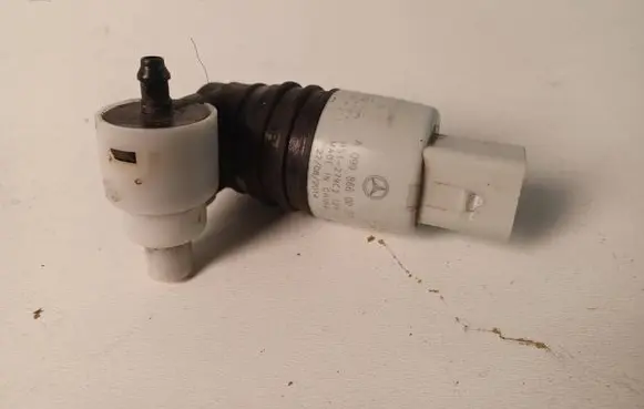 Mercedes-Benz C W205 Windscreen/windshield washer pump A0998660021