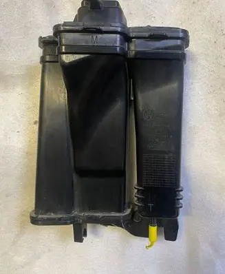 Volkswagen Polo VI Active carbon filter fuel vapour canister 2Q0201801A