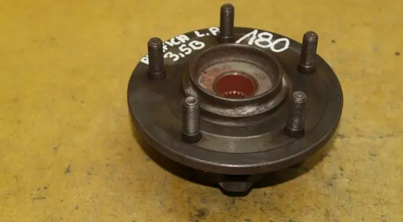 Chrysler Pacifica Front wheel hub