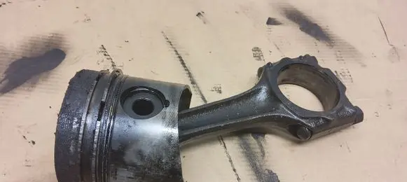 Volkswagen Transporter - Caravelle T3 Piston with connecting rod