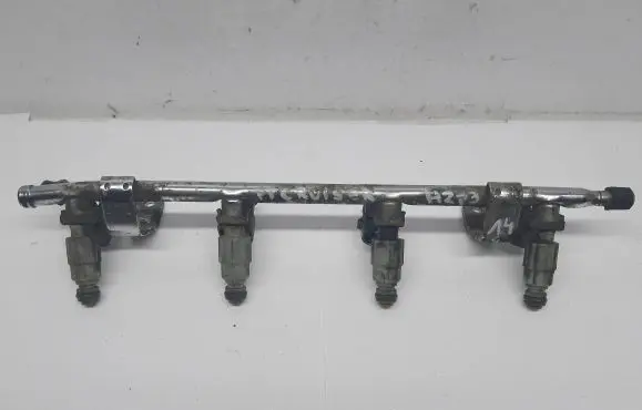 Chrysler Neon II Fuel main line pipe 04669768