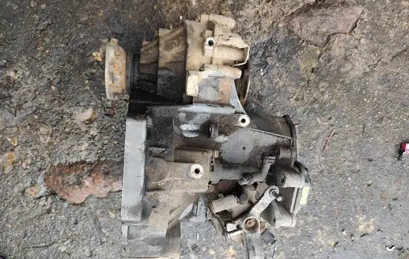 Volkswagen Caddy Manual 5 speed gearbox JCS