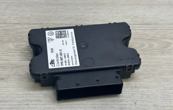Volkswagen Touareg II Hand brake control module 7P0907801E
