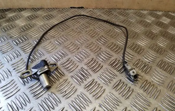 Audi A6 S6 C4 4A Crankshaft position sensor 078905381A 078905389C