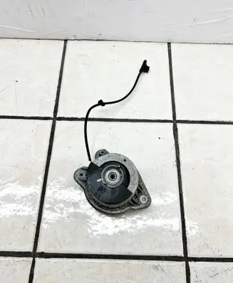 Mercedes-Benz S W222 Engine mount bracket A2222407617