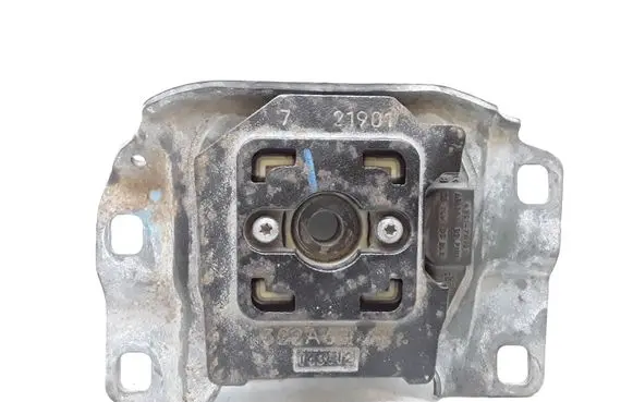 Volvo V40 Engine mount bracket AV617M121 V617M121