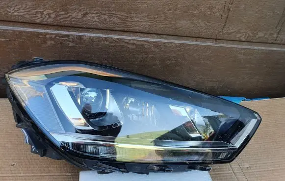 Volkswagen Golf Sportsvan Headlight/headlamp 517941032B 90056422