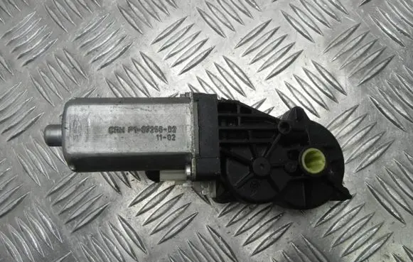 Mercedes-Benz E W212 Seat adjustment motor 0390203325 V774
