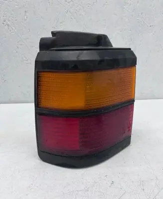 Volkswagen PASSAT B3 Rear/tail lights 333945111