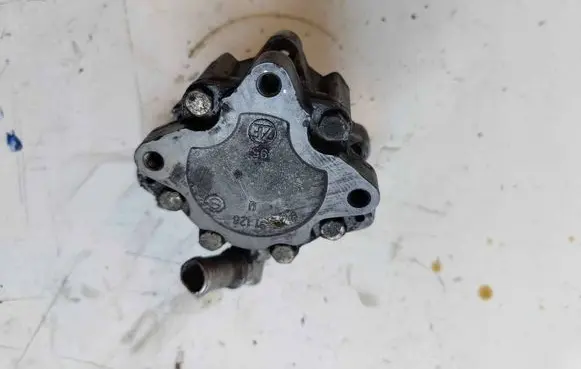 Audi A6 S6 C5 4B Power steering pump 4B0145155T