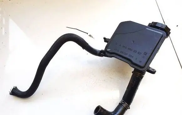 Mercedes-Benz CLS C219 Power steering fluid tank/reservoir A0004602283