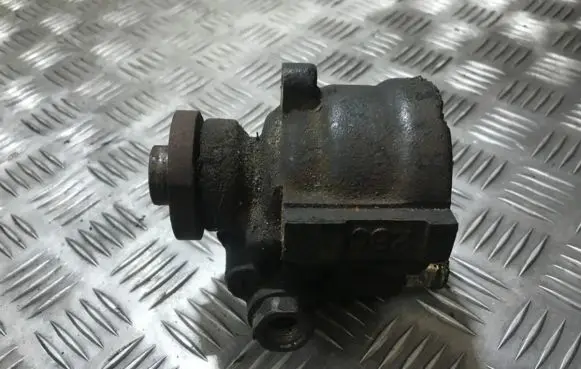 Renault Laguna I Power steering pump 7700823735f 7700823794b