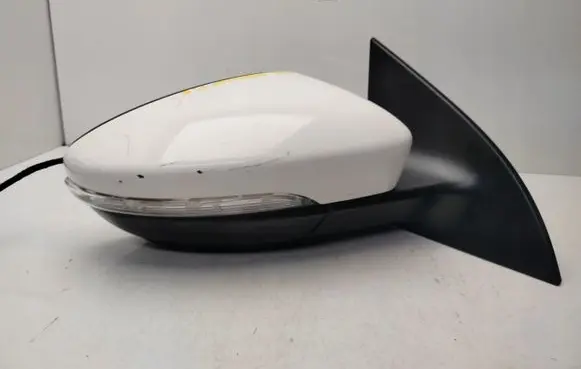 Volkswagen Scirocco Front door electric wing mirror 
