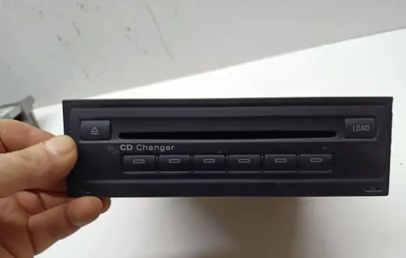 Audi A6 S6 C6 4F CD/DVD changer 4E0035111A 4E0910111F