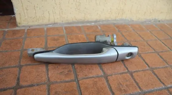 Mitsubishi Outlander Front door exterior handle 