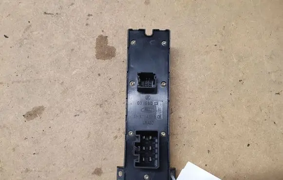 Ford Focus C-MAX Electric window control switch 03168003 3M5T14529CE