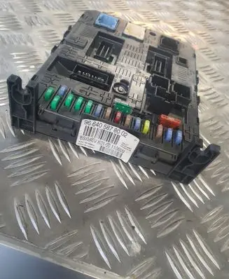 Peugeot 308 Comfort/convenience module 966405878002
