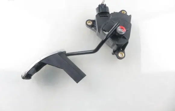 Nissan Qashqai Accelerator throttle pedal