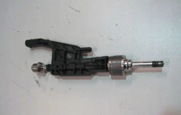 BMW 2 F45 Fuel injector 8656548 5905232000161