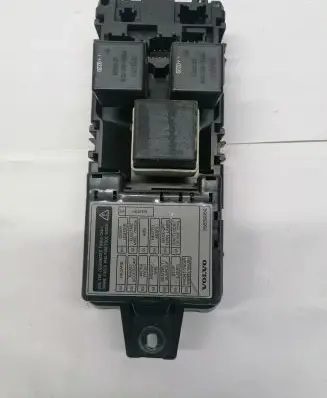 Volvo S40, V40 Fuse module 30889989