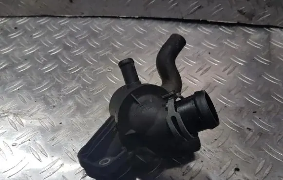 Volkswagen PASSAT B7 Engine coolant pipe/hose 03l121111ae