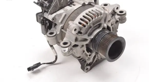 Volvo XC90 Generator/alternator 32301041