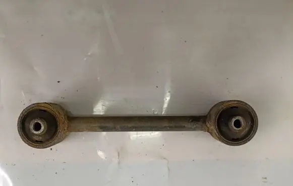 Suzuki Grand Vitara I Rear suspension control arm 