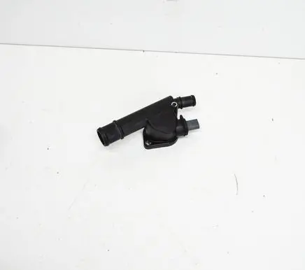 Volkswagen PASSAT B6 Other engine bay part 03G121132