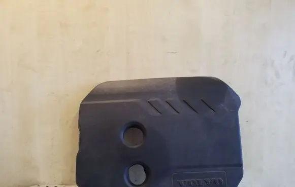 Volvo V40 Cross country Engine cover (trim) AV6Q6N041A