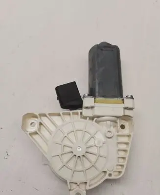 Mercedes-Benz E W213 Front door window regulator motor A0009066206