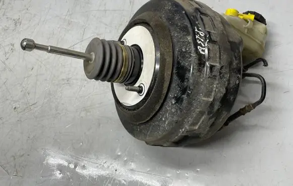 Opel Astra J Brake booster 13338058
