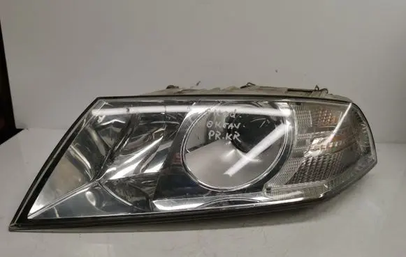 Skoda Octavia Mk2 (1Z) Headlight/headlamp