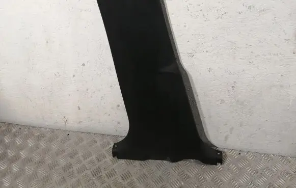 Toyota Avensis T270 (B) pillar trim (bottom) 6241405040C0 6241405040