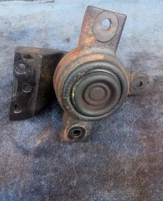 Hyundai Santa Fe Engine mount bracket