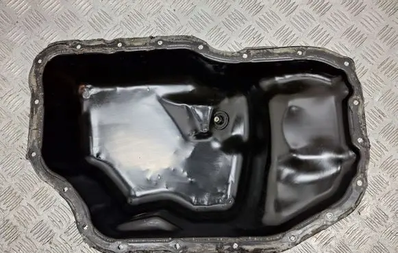 Toyota Avensis T250 Oil sump 121020R010