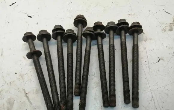 Ford Transit Custom Cylinder head bolts 