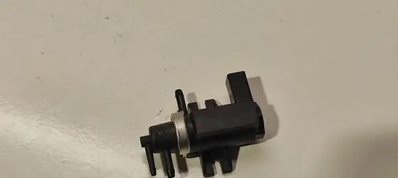 Skoda Superb B5 (3U) Turbo solenoid valve 1J0906627 72290320