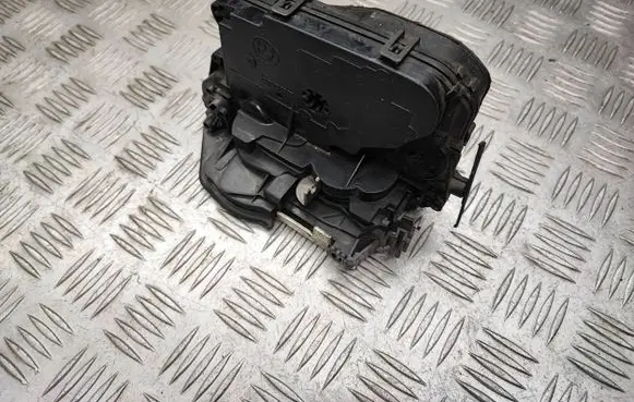 BMW 3 E90 E91 Rear door lock 7060296