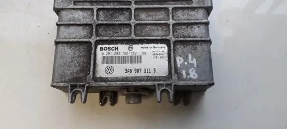 Volkswagen PASSAT B4 Engine control unit/module 3a0907311b 0261203788