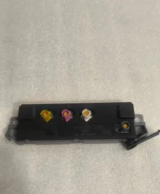 Audi A5 8T 8F Antenna control unit 8T0035225