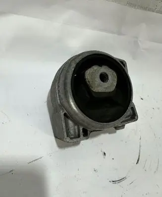 Mercedes-Benz A W169 Engine mount bracket A1692400618