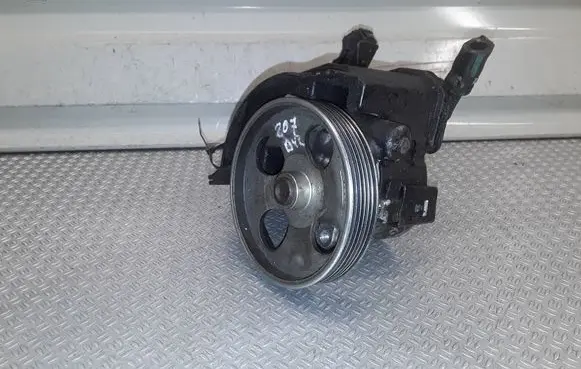 Peugeot 207 Power steering pump 9686525380