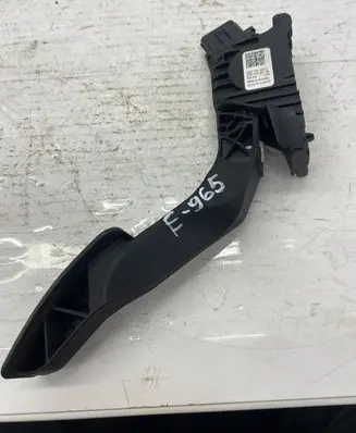 Volkswagen PASSAT B8 Accelerator throttle pedal 5Q2723503D
