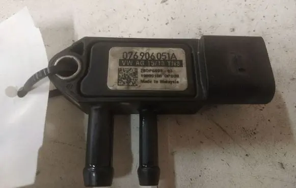 Volkswagen Touareg I Exhaust gas pressure sensor 076906051A