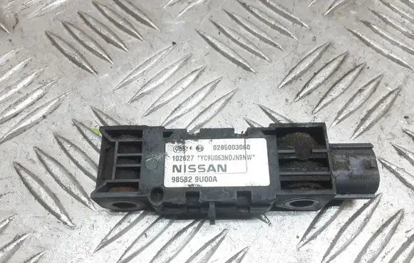 Nissan Note (E11) Airbag deployment crash/impact sensor 0285003060