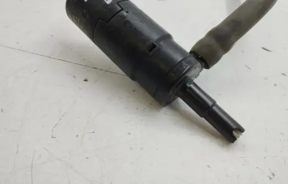 Porsche Cayenne (9PA) Headlight washer pump 3B0955681