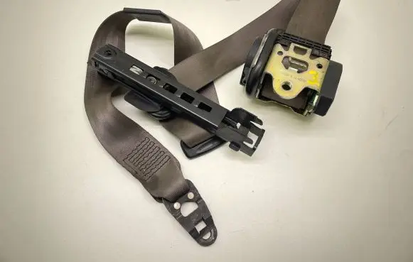 Audi A4 S4 B7 8E 8H Front seatbelt 8E0857706
