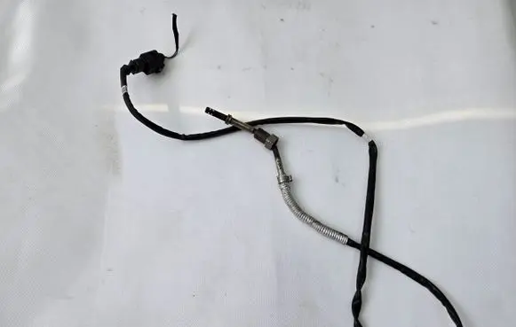 Audi A4 S4 B9 Exhaust gas temperature sensor 8W0906088Q